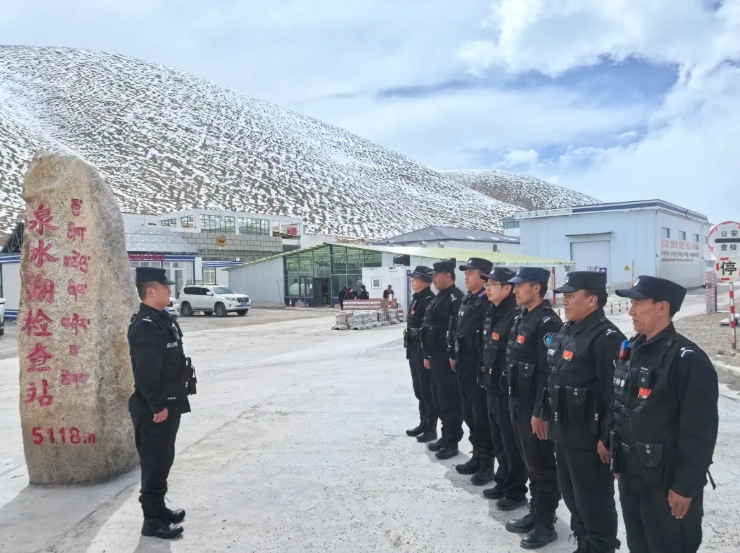这个嘴唇“色号”，是这里民警辅警的标配 